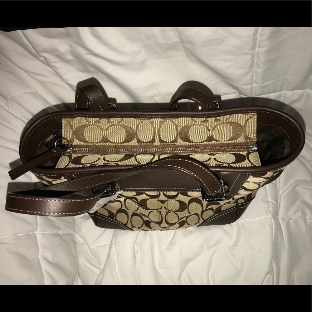 ๐ CLASSY COACH BAG - Picture 6 of 8